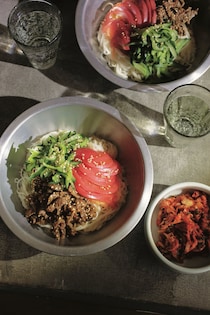 そうめんでOK！ 牛肉と野菜でモリモリ食べられる『ビビン麺』韓国の人気麺を手軽に楽しもう