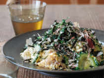【紀ノ国屋の万能ふりかけ】を最後にかけるだけ！ 料理家考案「ゴーヤーチャンプルー」レシピ