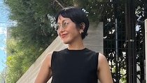 【40代スナップ】レディな夏ワンピに「ウエストポーチ」投入でメリハリが爆誕！｜早川洋子さん