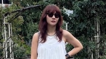 【40代スナップ】白レースワンピに「デニムレイヤード」がほの甘で最高に映えます｜藤林美紀さん
