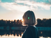 なぜ私たちはこんなにも生きづらいのか。精神科医Tomy先生に聞く、「自分を正しく愛する方法」