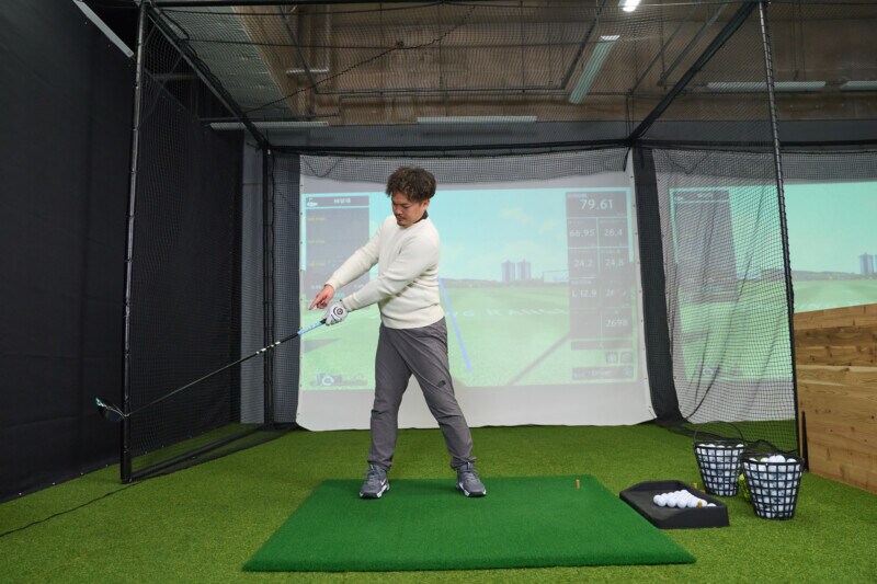 ティーショットの前に試してみて!スイング力を上げる素振りのコツを解説