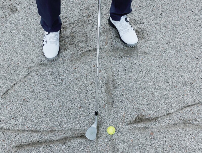 バンカーが苦手な人は「アドレス」に問題あり！簡単に脱出するコツは…