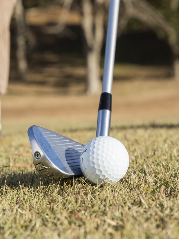 「インパクト後にフェースを返す」がポイント！方向性アップのコツ