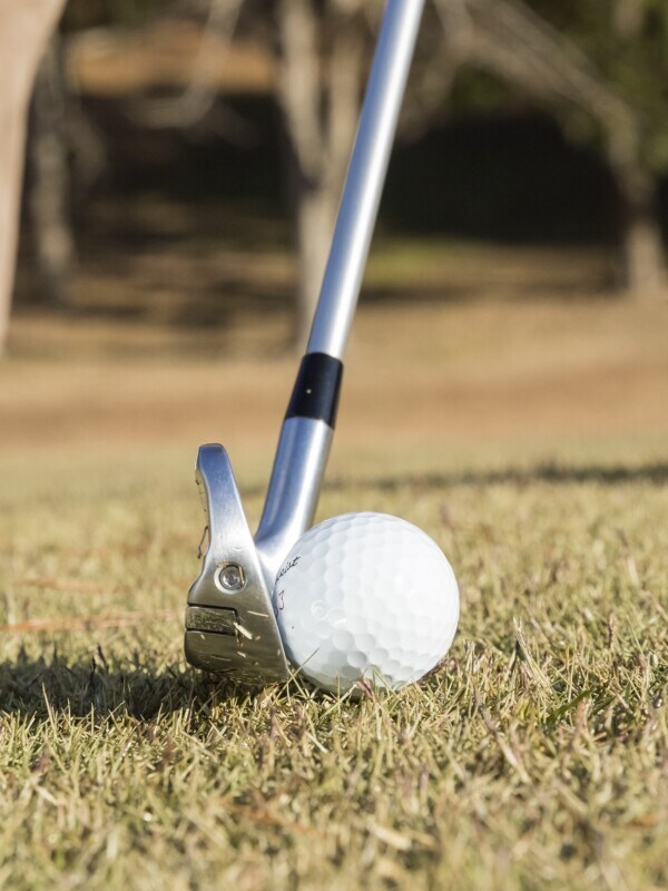 「インパクト後にフェースを返す」がポイント！方向性アップのコツ