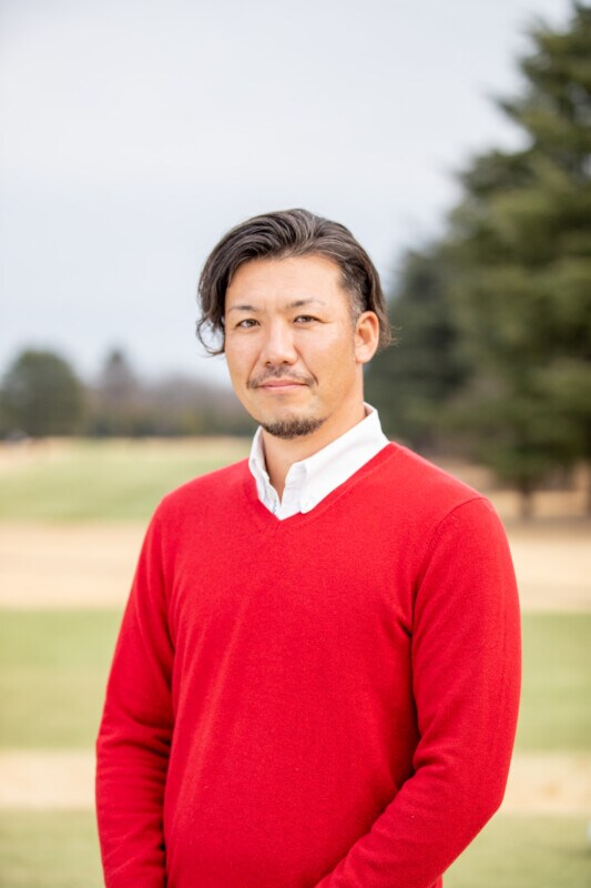 スイングが不安定な原因は「両ワキを締めている」から！正解は「右ワキ」だけ