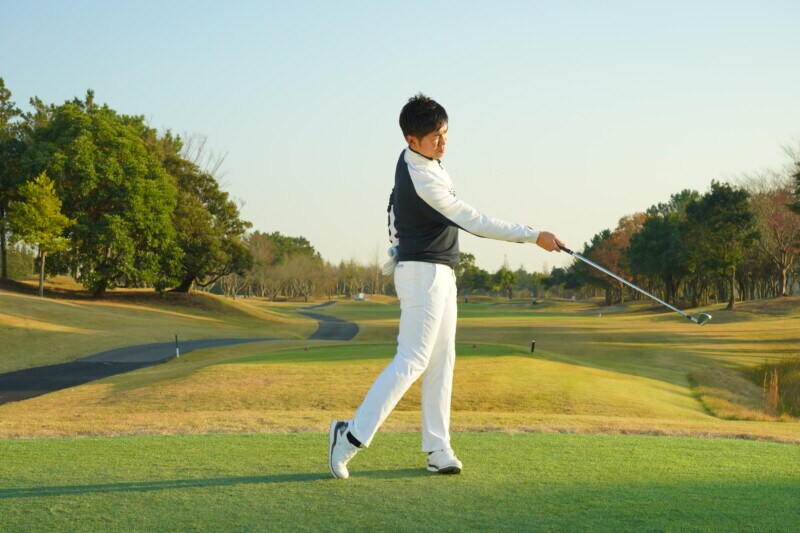 いますぐ右手の「グリップの向き」を確認して！自分に合うスイングを手に入れよう