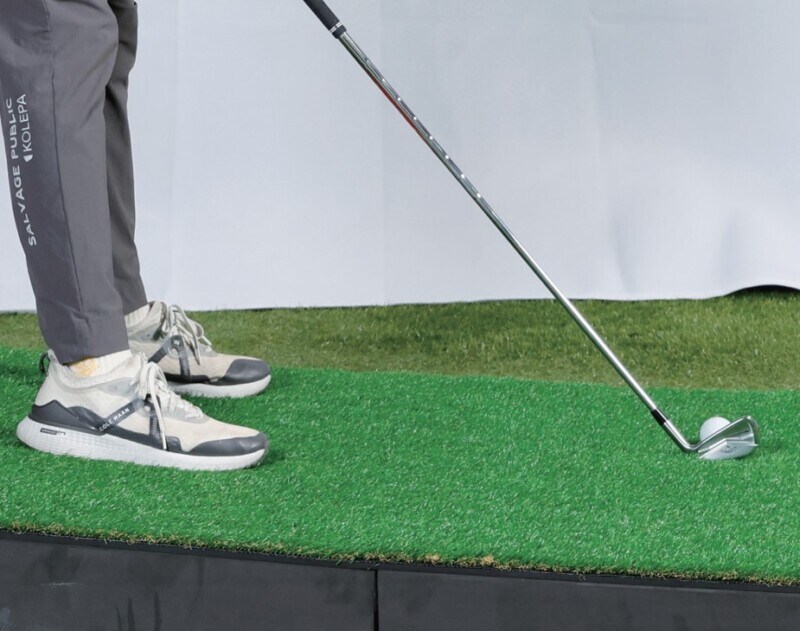 苦手なショットを克服する！アイアンとバンカーのコツを状況別で解説