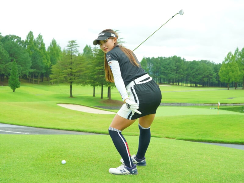 切り返しで「お尻を思いっきり沈める」と手打ちのカット軌道が直る!