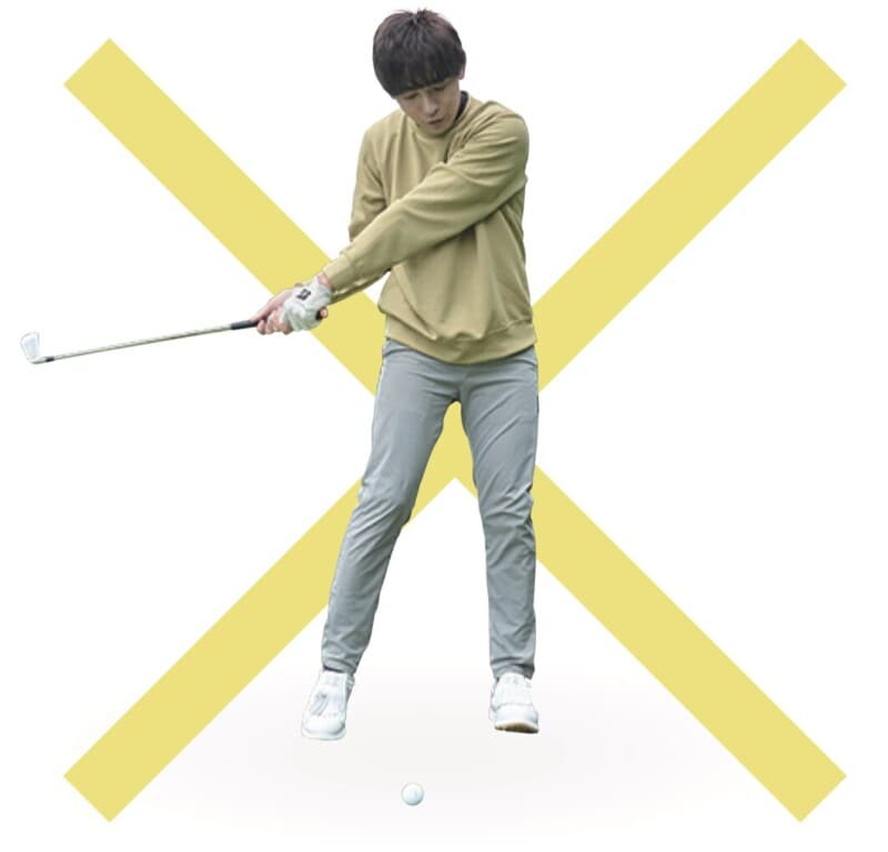 うまい人はインパクトで「手元が低い」！球がつかまるスイングの作り方を解説