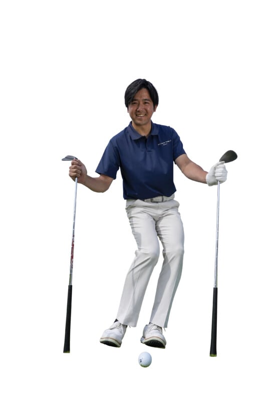 アプローチでダフりを防ぐコツは?「両ヒザを左に回す」がポイント