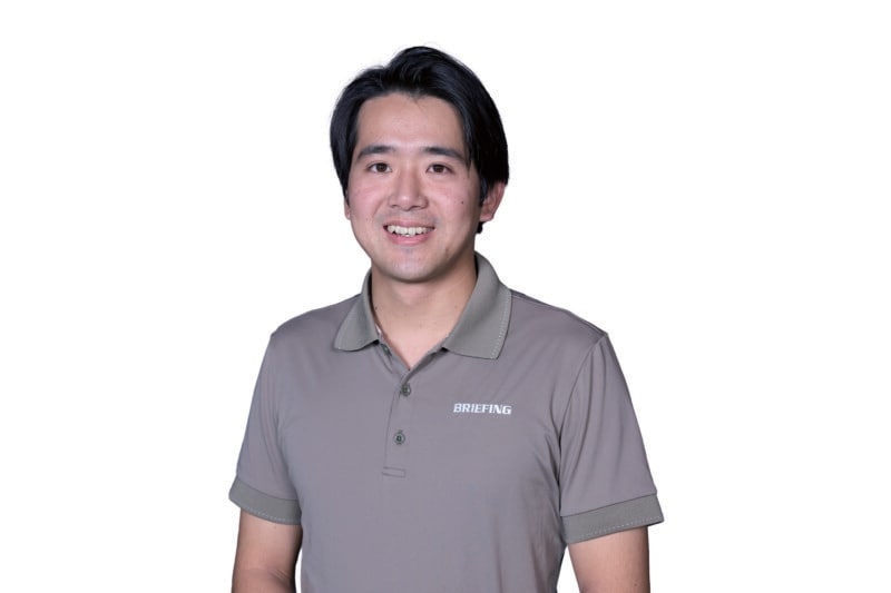 アプローチでダフりを防ぐコツは?「両ヒザを左に回す」がポイント