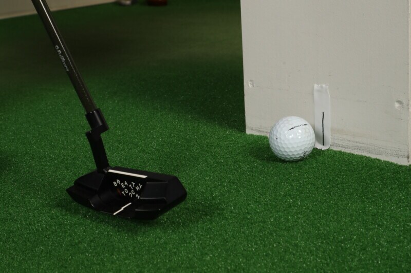 自宅で実践できるパッティングの練習法を解説!効率のいいやり方は…
