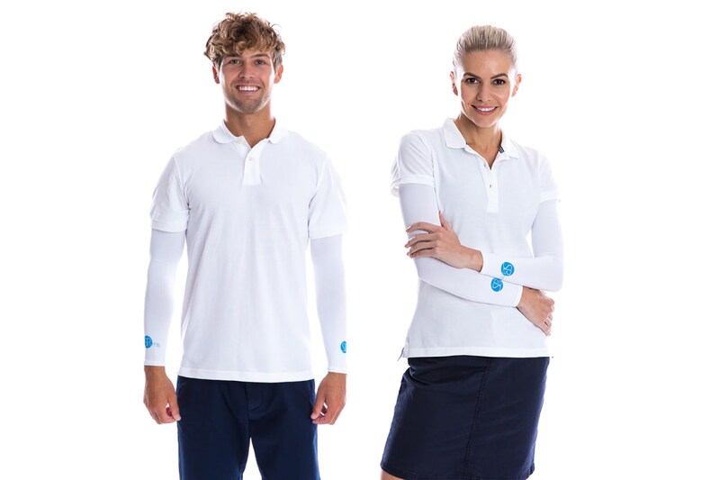 日焼けに悩むゴルファー必見!汗をかいてもべたつかないアームウェアが登場