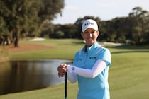 日焼けに悩むゴルファー必見！汗をかいてもべたつかないアームウェアが登場