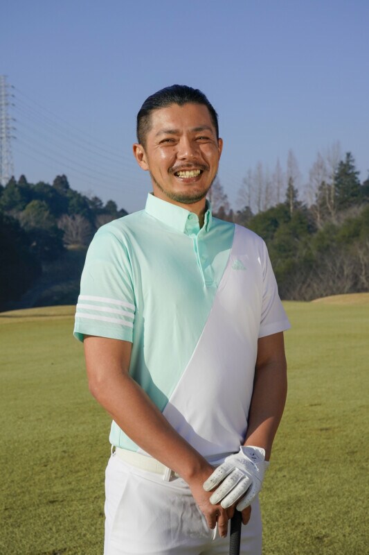 右ワキを締めないが正解!アイアンで球をつかまえて打つコツは…