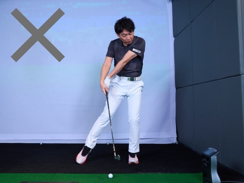 アイアンでダフリが出る原因は？改善法は「ノーコックで小さめのトップ」