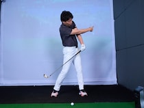 アイアンでダフリが出る原因は？改善法は「ノーコックで小さめのトップ」