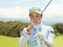 上から打ち込んでない？風に流されない強い球の打ち方をレッスン