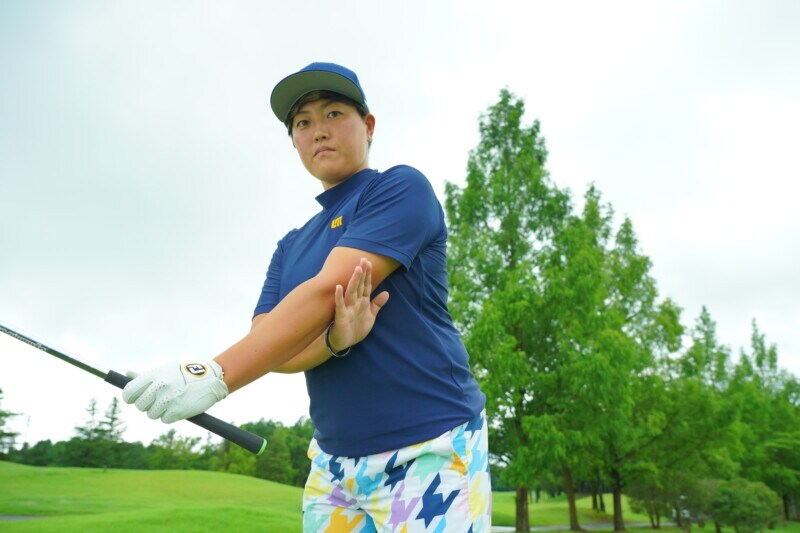 シャンクは「左ワキに手を挟む」だけで防止できる！女子プロが解説