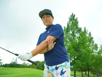 シャンクは「左ワキに手を挟む」だけで防止できる！女子プロが解説