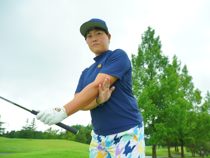 シャンクは「左ワキに手を挟む」だけで防止できる！女子プロが解説