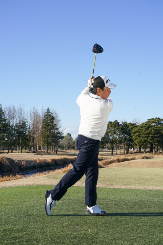 身体が動かない冬でもティーショットを真っ直ぐ打つコツは？