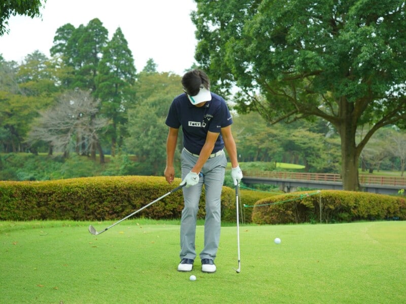 ボギーを打たないコツは？アプローチは「左手1本」で練習しよう