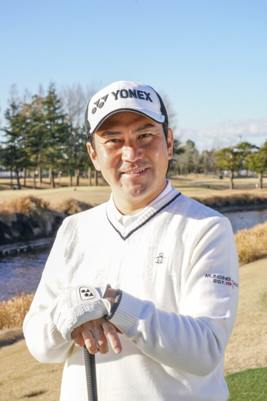 球を曲げずに飛ばすコツは？ハンドファーストで打つテクニックを解説