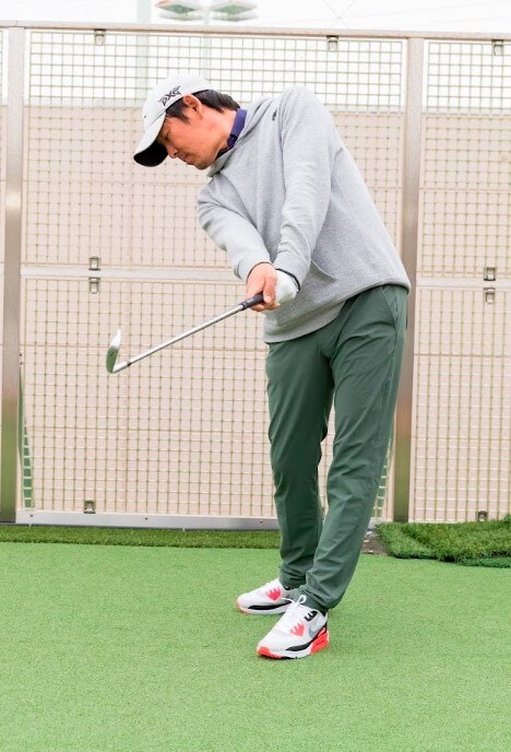 アイアンは“トゥ狙い”で打つと上達する！イメージは「ホッケーのショット」