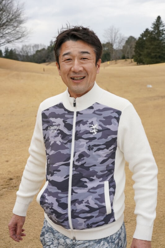 短い距離を転がすコツは「ほうきで掃くような動き」人気コーチが解説