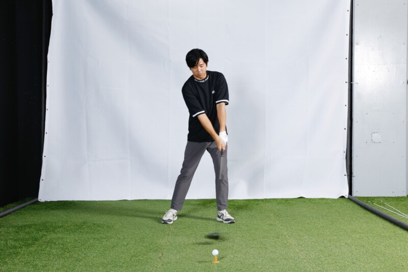 「グリップエンドをヘソに向ける」と狙った方向に打てる！人気コーチが解説