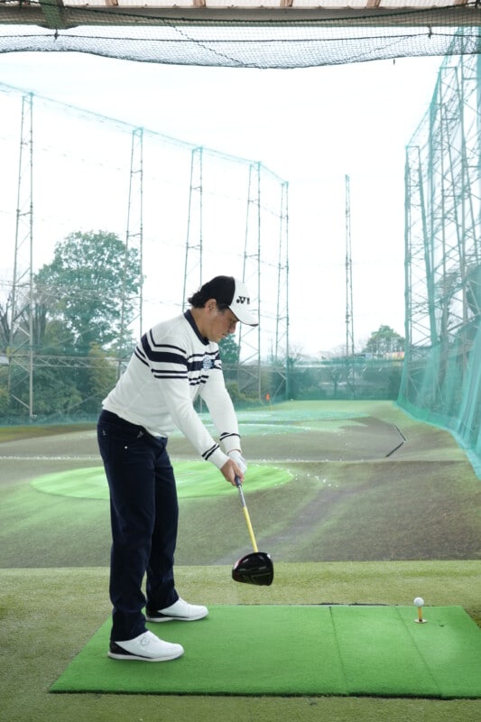 「グリップエンドをヘソに向ける」と狙った方向に打てる！人気コーチが解説