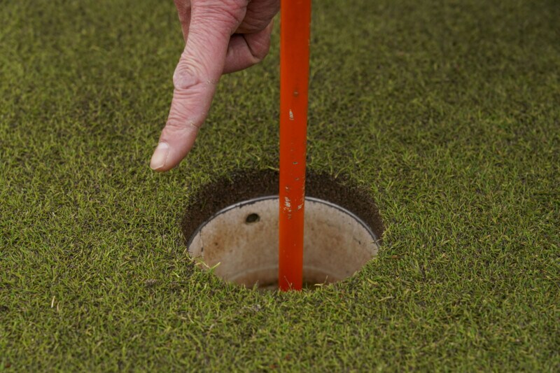 次のラウンドですぐ実践！パットのライン読みを状況別でレッスン