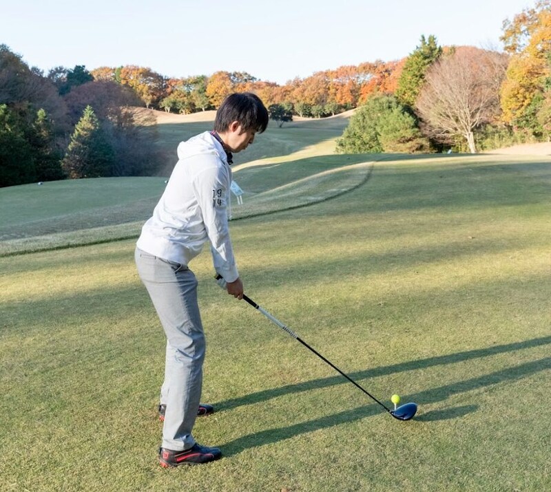 地面のスパットを見るのはNG？ドライバーで真っ直ぐ飛ばすコツ