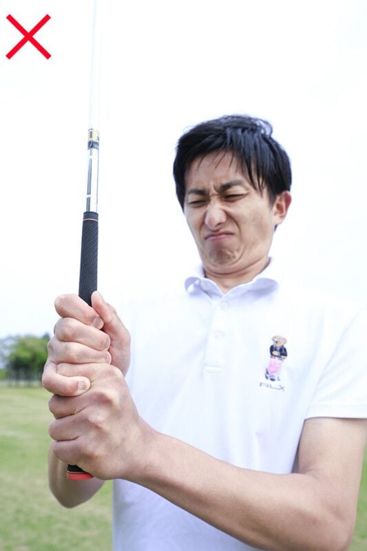 飛距離が出ないのはグリップが原因！寄せワンを獲るコツは？
