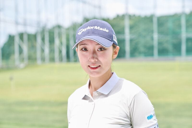 どっちが飛ぶ構え?ポイントは“右ヒジ”