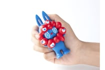 転売ヤーの餌食になるか「ラブブ」×「ミャクミャク」“初コラボ”限定フィギュア、Xが湧きそうだ