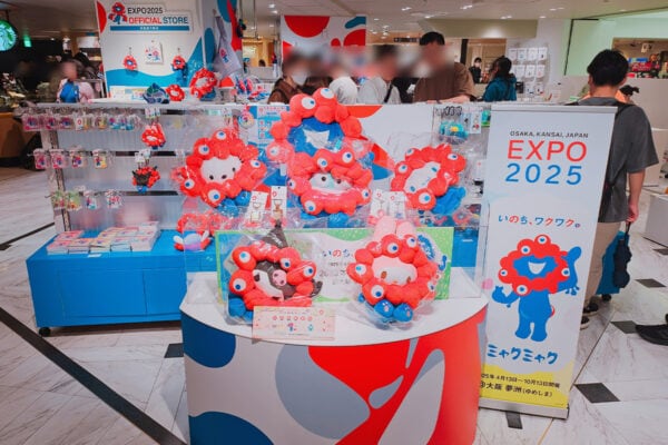 【大阪・関西万博】「お土産が買えない…!?」信じられない長蛇の列も… 見落としがちな 《狙い目ショップ》 とは 会場内よりイイ!の声も