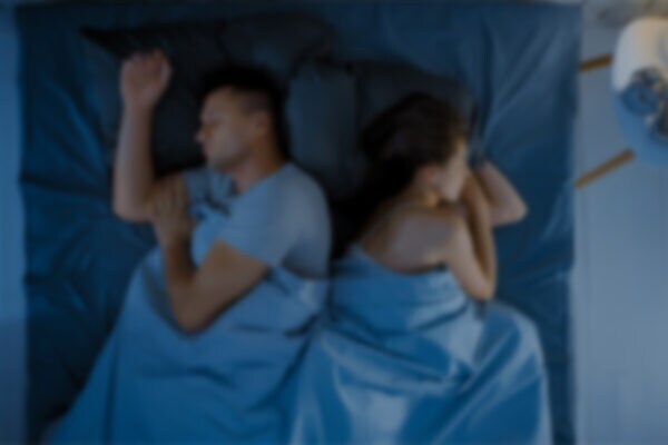 【夫婦の営み】ある？ない？　既婚男女3000人が明かした、世間の 《頻度》 が生々しかった