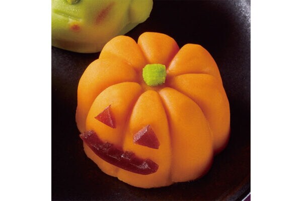 【シャトレーゼ】ハロウィンスイーツのコスパが最強だった！100円台で買える上生菓子に、ホールケーキは3000円台！？「黒猫」「かぼちゃ」など、ビジュアルも良し！