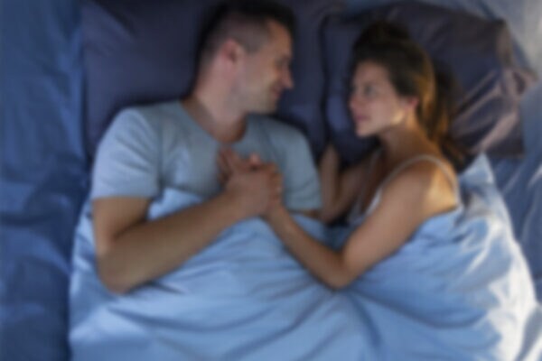 【夫婦の営み】どこで皆してるの? リビング・ラブホ・野外まで…? 既婚男女3000人が明かした 《行為の場所》 が生々しかった