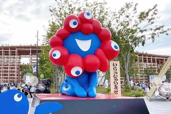 万博終了「ミャクミャク」の今後は…？「不気味」「気持ち悪い」から愛されキャラへ！異形マスコットの“先輩キャラ”が示す成功の道