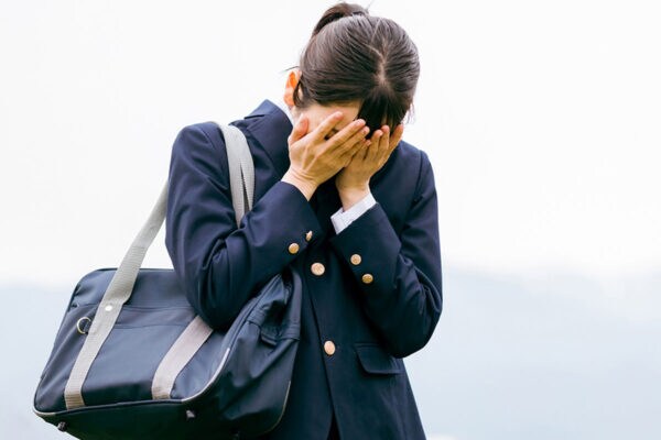 「ただ着たくて着てるだけ…」スラックス女子＝LGBTQの誤解への嘆きにSNSが共感！令和の学校現場が抱える深刻なジェンダー・ハラスメント