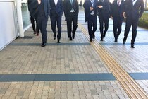 「男同士で？ありえない」SNSで男女間ギャップ露わに…！？女性には「目からウロコ」な男の友情の“境界線”