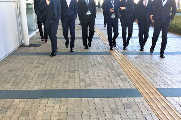 「男同士で？ありえない」SNSで男女間ギャップ露わに…！？女性には「目からウロコ」な男の友情の“境界線”