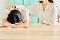 なぜ男性は女性の“気遣い”を当たり前に思うのか？SNSで悲痛な声「心が折れる！」メンタルケアする女性たちの実態