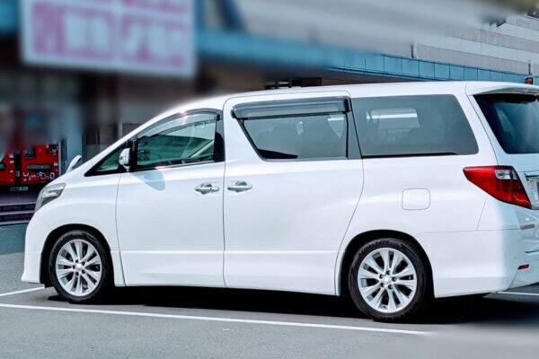 【マイルドヤンキーの象徴！？】SNSでバズる《残クレアルファード界隈》とは？なぜ「アルファード」？次なる標的は「ランクルFJ？」日本人の“見栄と金欠”の深すぎる闇