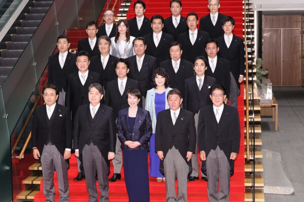 高市内閣の 《隠し球》？　初入閣の43歳に 女性たちが熱視線！　「好き」「タイプ」…　見た目と人柄に “メロつく” 乙女ゴコロ