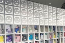 壁一面にパック・パック…！？　大改装した《アットコスメトーキョー》、行ってわかった “おすすめ”3スポット　スキンケア迷子さんおいで♪